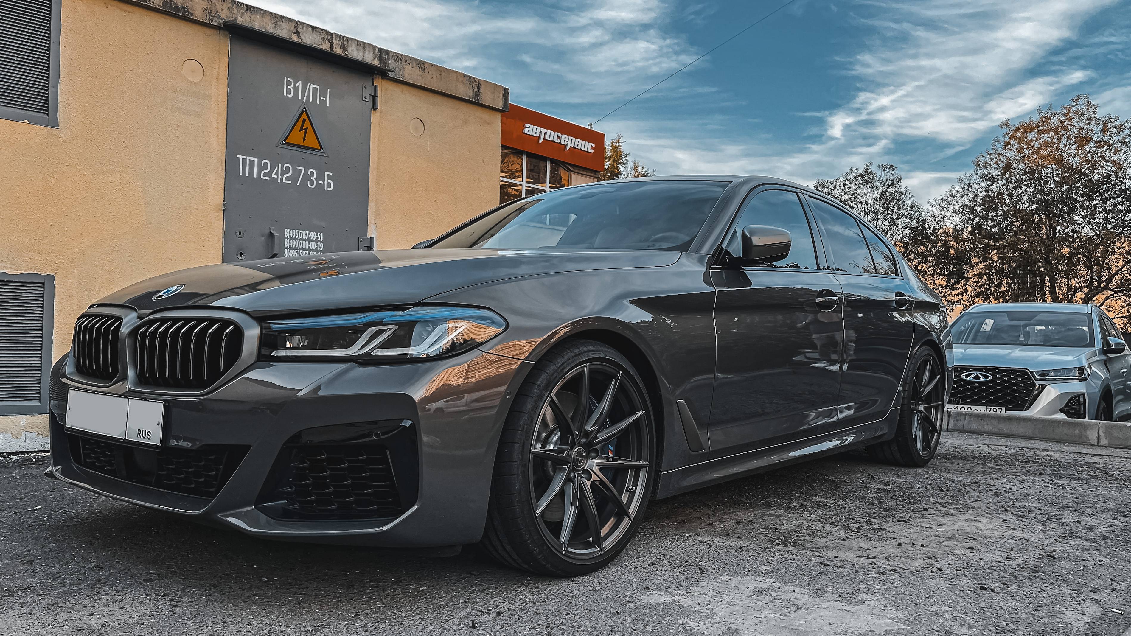 BMW M550i G30 на 20" кованых дисках нашего производства